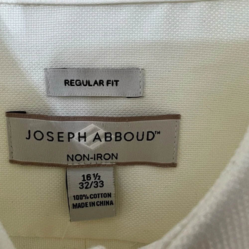 JOSEPH ABBOUD MEN FORMAL DRESS BOTTON DOWN SHIRT. SIZE 16 1/2” inches 32/33☑️
